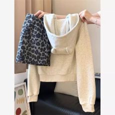 批发<b class='q'>春秋</b>冬可爱耳朵休闲运动风上衣外套小恶魔连帽短款拉链开衫卫衣女