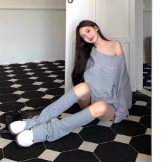 批发套装<b class='q'>女</b>秋季2025新款宽松长袖卫衣<b class='q'>短裤</b>裤袜三件套