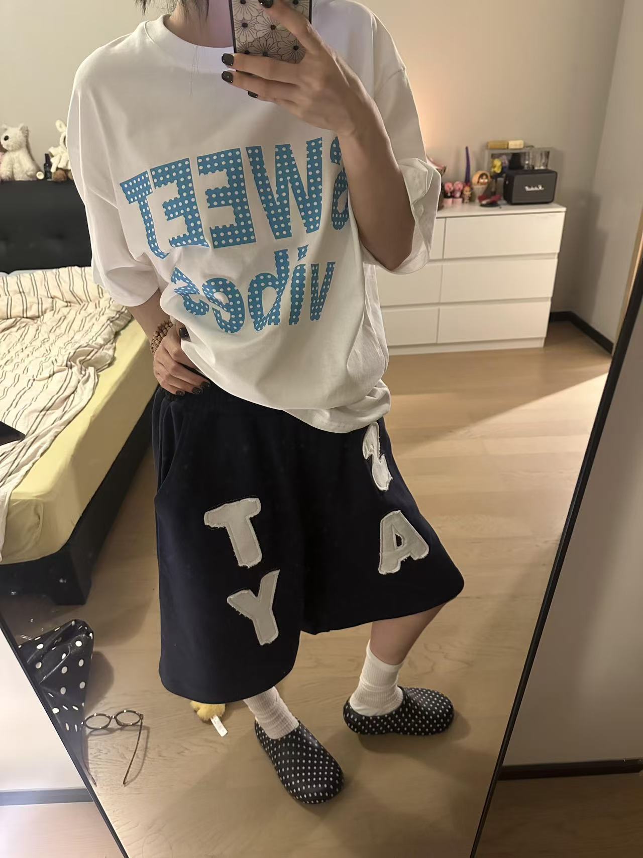 새로운 출처 생방송 품질 도트 무늬 알파벳 프린트 이후 패키지 칼라 티셔츠