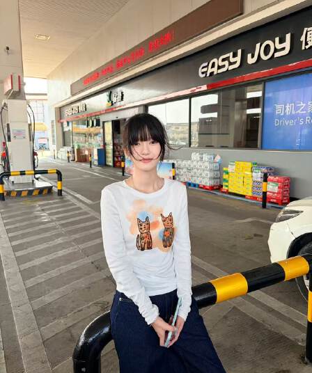 새로운 이후 패키지 칼라 긍정적 인 어깨 몸매 가꾸기 긴팔 만화 프린트
