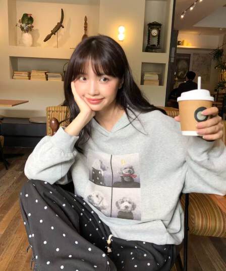 새로운 생방송 품질 복합 얇은 스타일 은 여우 플러시 털이 있는 후드 개 프린트