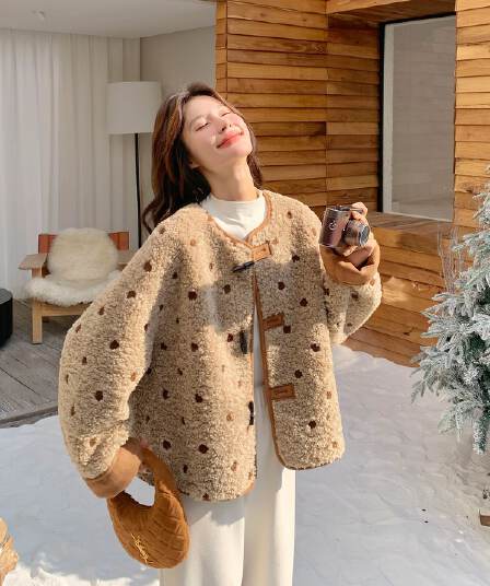 새로운 양털 플리스 복합 스웨이드 수건 자수 법 하나 양면 착용 도트 무늬 양털 스웨이드 원단 맨위