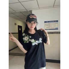 批发实价 二本针 立体<b class='q'>花朵</b> 刺绣+印花（纯棉220克精梳）短袖<b class='q'>t</b><b class='q'>恤</b>女