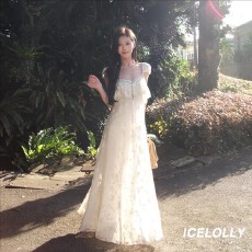 ICELOLLY度假风白色吊带连衣裙女2026春夏绝美裙子艺术生明媚穿搭