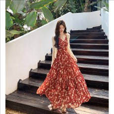 批发梅子熟了落日玫瑰复古浪漫碎花红色v领连衣裙海边度假风<b class='q'>长裙</b>