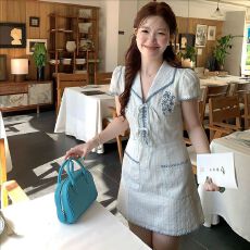 火火火海岸线韩版温柔风条纹V领连衣裙女泡泡袖收腰A字夏短裙