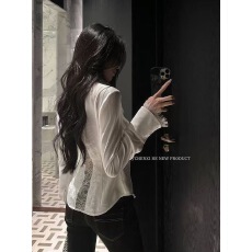 批发高级感缎面蕾丝拼接长袖衬衫女春夏纯欲风性感御姐甜辣妹打底上衣