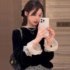 批发嫚炫复古蕾丝拼接金丝绒衬衫女秋季<b class='q'>长袖</b>高级感花朵袖设计上衣绒衫