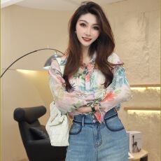 批发法式温柔<b class='q'>碎花</b><b class='q'>衬衫</b>2025春夏季清新印花度假风仙气宽松气质显瘦上衣