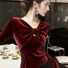 批发酒红色丝绒上衣2025冬季<b class='q'>气质</b>绝美好看设计感收抽绳<b class='q'>衬衫</b>