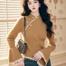 批发新中式<b class='q'>女装</b>国风卡其色针织衫2024冬季独特别致复古盘扣喇叭袖上衣