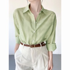 批发春夏薄款绿色条纹<b class='q'>长袖</b><b class='q'>衬衫女</b>设计感小众上衣法式气质宽松防晒衬衣
