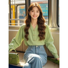 批发新中式春秋上衣女V领<b class='q'>长袖</b><b class='q'>衬衫</b>多巴胺复古洋气小衫冷淡系绿色上衣