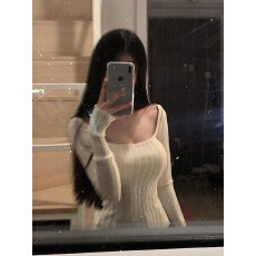 批发美式复古坑条方领长袖t恤女秋<b class='q'>冬</b>新款性感露锁骨设计款修身打底衫