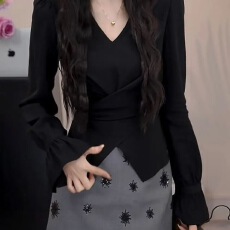 批发【棠枝词意】设计感时尚长袖洋气衬衫女<b class='q'>V领</b>上衣