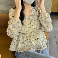 批发2023年春季新款<b class='q'>女装</b>设计感气质小清新<b class='q'>衬衣</b>V领小碎花上衣长袖<b class='q'>衬衫</b>
