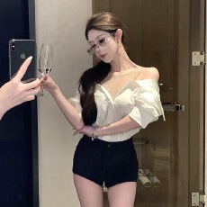 批发纯欲气质亮片网纱拼接长袖衬衫女秋季设计感假两件不规则露肩上衣