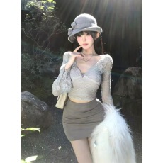 批发法式性感纯欲风蕾丝V领喇叭袖上衣女春夏新款辣妹高腰包臀裙<b class='q'>套装</b>