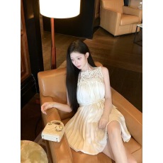 批发【白茶月光】性感蕾丝拼接<b class='q'>连衣裙</b>女2025新款气质收腰<b class='q'>百褶</b>无袖短裙