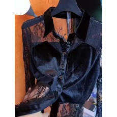 批发性感春季新款<b class='q'>百搭</b>网红爆款减龄蕾丝拼接丝绒设计女士打底衫上衣潮