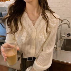 批发荷叶边V领<b class='q'>白色</b>蕾丝衫女秋冬季新款洋气灯笼袖打底衫内搭长袖上衣