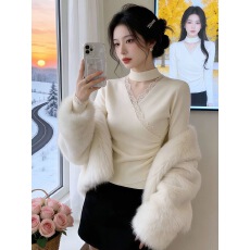 蕾丝拼接挂脖中领针织衫女秋冬2025新款气质收腰打底毛衣长袖上衣