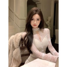 批发纯欲辣妹<b class='q'>性感</b>v领挂脖上衣女秋冬半高领<b class='q'>蕾丝</b>打底衫内搭高级感小衫