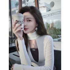 批发巨好看假两件撞色高领打底衫女内搭秋冬高级镂空显瘦长袖<b class='q'>t</b><b class='q'>恤</b>上衣