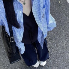 批发港风chic蓝色条纹长袖<b class='q'>防晒</b>衬衫女秋季宽松高级感气质休闲百搭衬衣