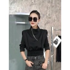 批发潮流<b class='q'>个性</b>欧货2023秋新款时尚休闲小众短款<b class='q'>T</b><b class='q'>恤</b>上衣宽松百搭卫衣女