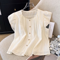 法式小飞袖别致衬衫女装夏季宽松压褶排扣钩花镂空娃娃衫洋气上衣