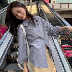 批发小个子韩版刺绣蓝条纹<b class='q'>衬衫</b><b class='q'>女长袖</b>慵懒风宽松百搭春秋休闲别致上衣