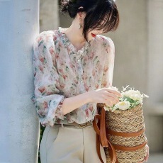 批发2025<b class='q'>夏季</b>新款轻薄透气衬衫时尚气质宽松显瘦遮肚长袖上衣<b class='q'>雪纺衫女</b>