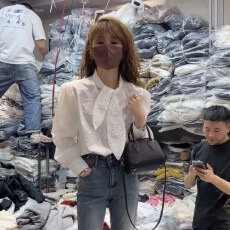 批发<b class='q'>欧洲站</b>2024春季<b class='q'>新款</b>韩范百搭小众设计感花朵领带泡泡袖百搭衬衫女