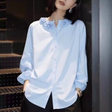 批发蓝色衬衫女士2026早春新款高级感减龄宽松显瘦立体花朵打底衫上衣