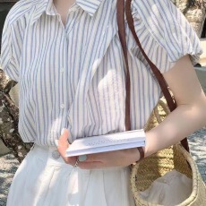 批发蓝色条纹短袖衬衫上衣夏季宽松设计法式别致气质纯棉衬衣小众外穿