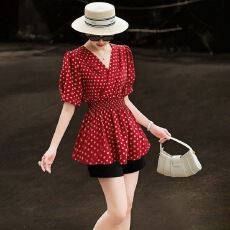 批发圆点碎花红色<b class='q'>雪纺衫</b><b class='q'>收腰</b>显白26新款百搭上衣港风穿搭<b class='q'>收腰</b>显白衬衫