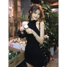 批发黑色后背蕾丝拼接露肩连衣裙女夏季性感辣妹纯欲<b class='q'>显瘦</b><b class='q'>运动包</b>臀裙子