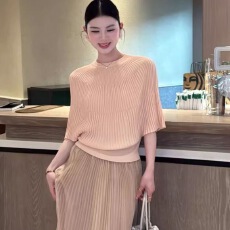 批发圆领<b class='q'>不规则</b>短袖针织衫女法式斗篷披肩蝙蝠袖夏季设计感宽松上衣