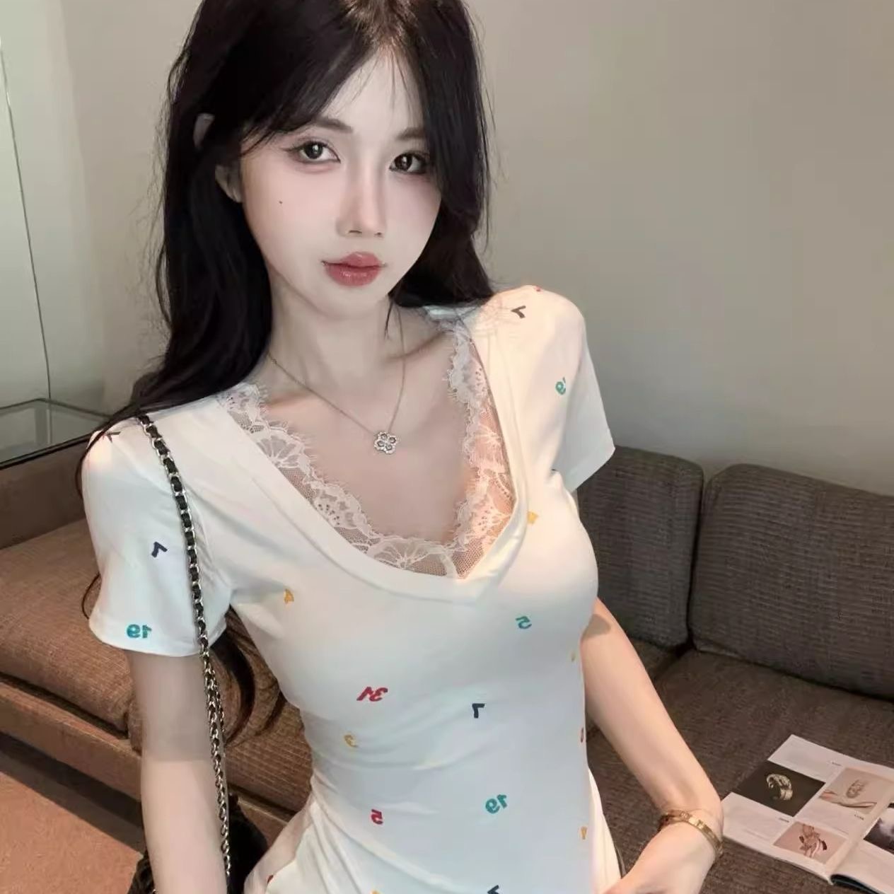 순수한 욕망 핫걸 섹시함 V넥 꼬집기 허리 작은 맨위 여성 여름 레이스 페이크 레이어드 반팔 티셔츠 고유 한 아름다운 아름다운