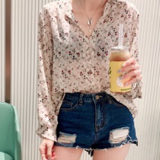 批发复古甜美碎花<b class='q'>雪纺</b>V领<b class='q'>衬衫</b>女夏季薄款法式<b class='q'>长袖</b><b class='q'>衬衣</b>防晒空调衫上衣