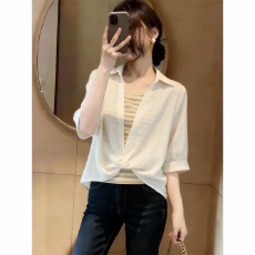 批发显瘦条纹背心套头上衣慵懒风扭结假两件短袖衬衫女夏季微胖mm