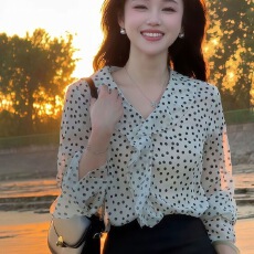批发V领荷叶边波点<b class='q'>长袖</b><b class='q'>衬衫</b>女2025新款早秋法式气质宽松时尚薄款上衣