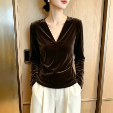 批发金丝绒高端品牌打底衫女内搭可外穿洋气上衣春秋冬新款v领长袖<b class='q'>t</b><b class='q'>恤</b>