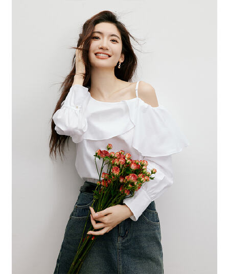 2026 가을 여성 의류 순수한 욕망 바람 마이크로 거품 소매 오프숄더 비대칭 칼라 풀오버 셔츠 맨위