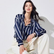 批发秋季松弛慵懒感条纹缎面<b class='q'>衬衫</b>女<b class='q'>OL</b>气质通勤长袖<b class='q'>衬衫</b>