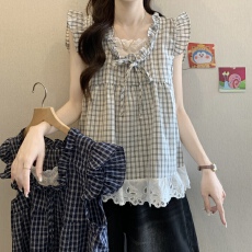 批发实拍小飞袖格子假两件短袖衬衫大码女夏季胖mm蕾丝下摆娃娃衫上衣