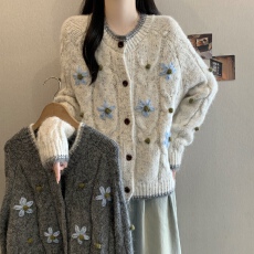 批发设计感立体花朵圆领针织开衫<b class='q'>大码</b><b class='q'>女</b>秋冬高级感手工勾花毛衣<b class='q'>外套</b><b class='q'>女</b>