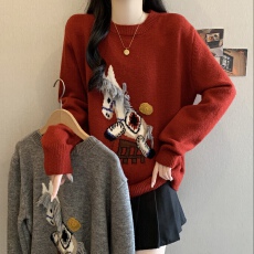 批发<b class='q'>欧洲站</b>马年氛围感卡通厚毛衣圆领套头大码女装针织衫软糯百搭上衣