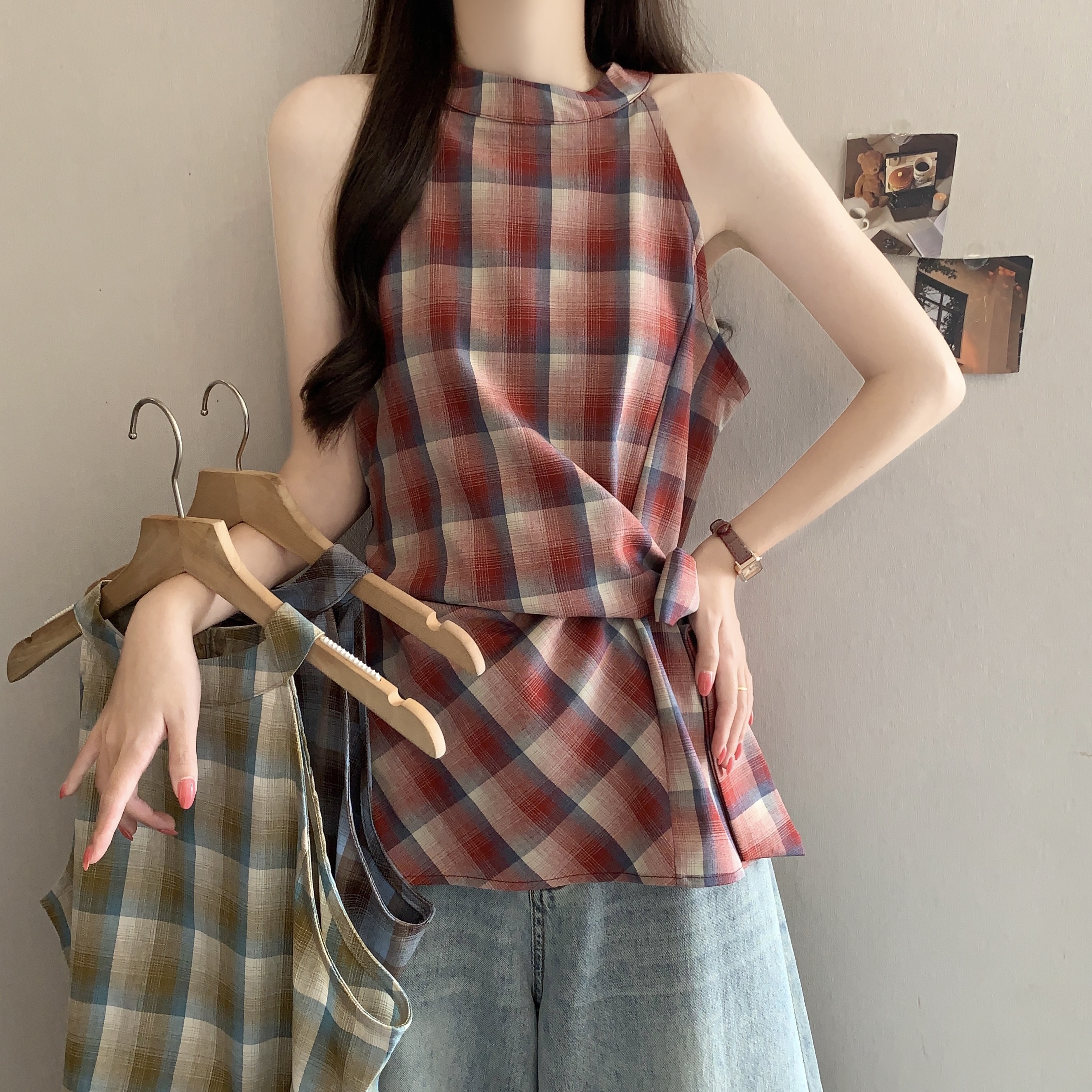 레트로 빨간색 체크무늬 라운드 넥 민소매 여성 셔츠 스트랩 허리 수축 빅 사이즈 조끼 여름 한국 스타일 외국 가스 작은 셔츠 맨위